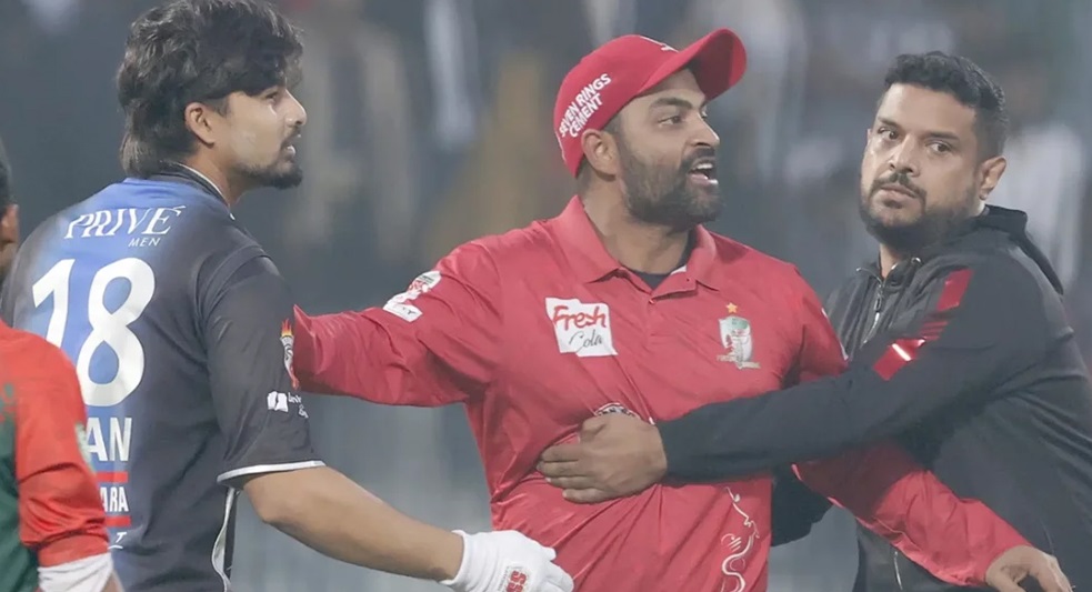 হেলসের সঙ্গে ঝামেলায় জড়িয়ে যে শাস্তি পেলেন তামিম